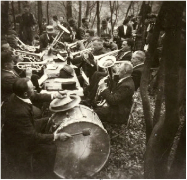 files/fM_k0007/Chronik/MZ_2_im_Wald.jpg