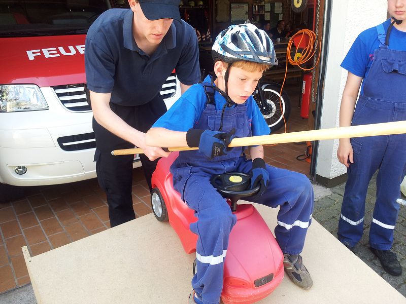 files/fM_k0007/Jugendfeuerwehr/Bobby Car/k-20140706_112249.jpg